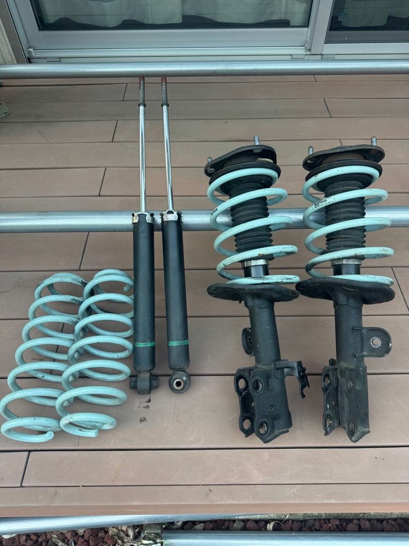 zvw30 30プリウス　アゲサス　agesus 30mmリフトアップ