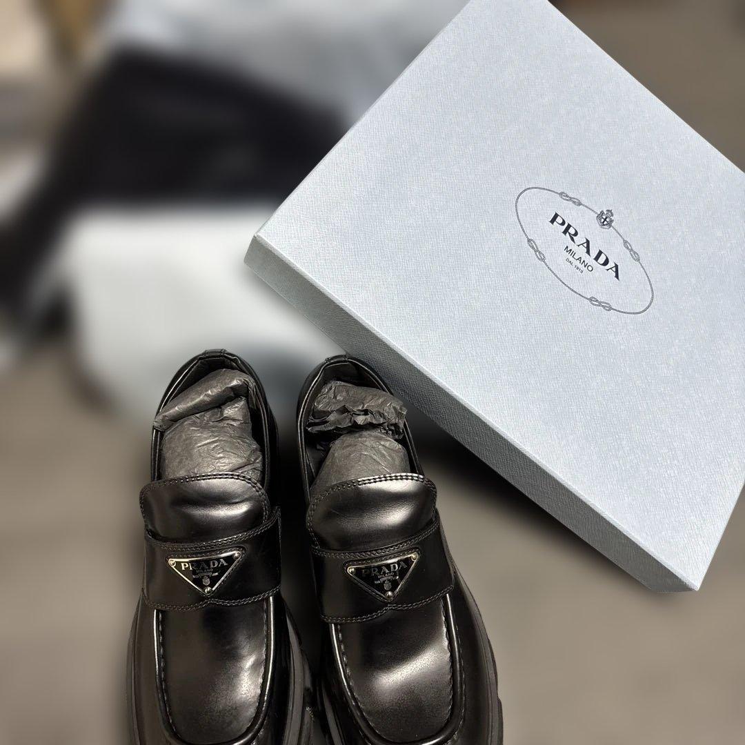 PRADA ブラックレザー ローファー 37