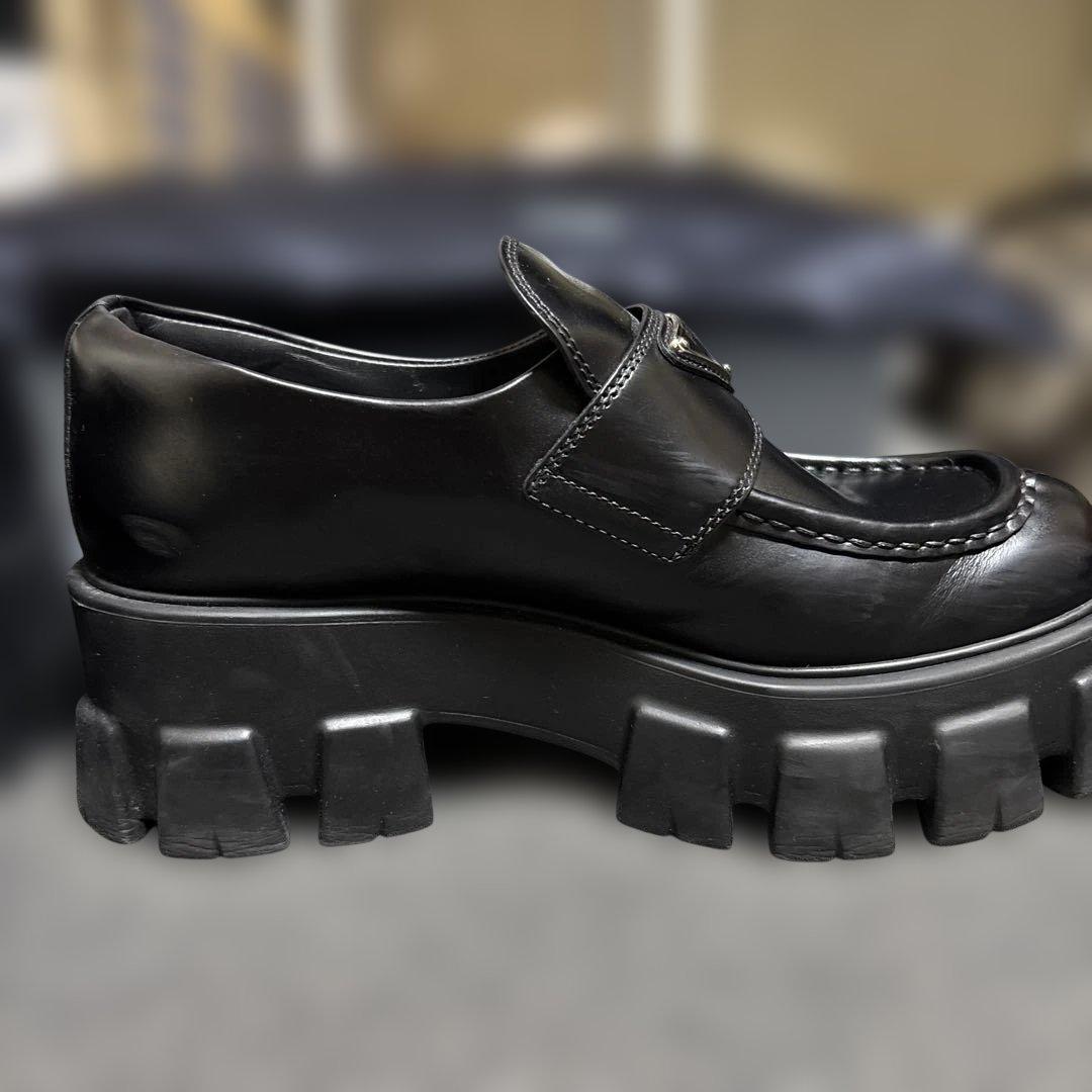 PRADA ブラックレザー ローファー 37
