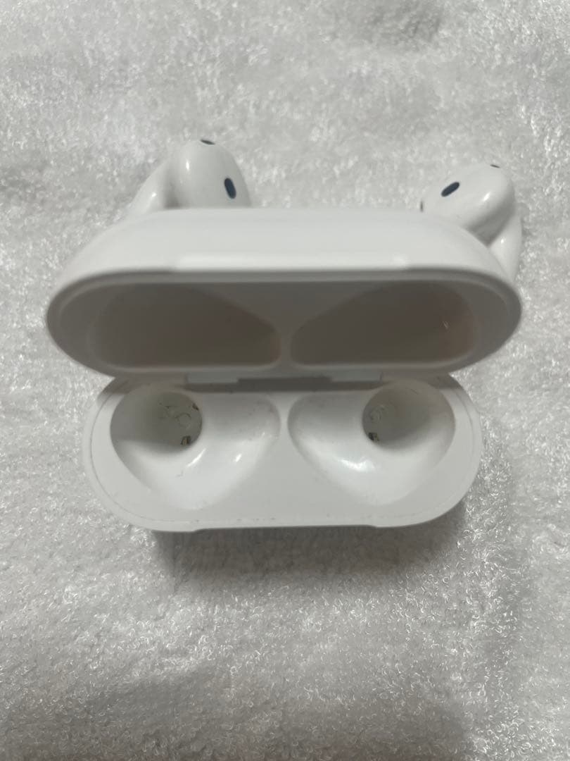 【中古】　AirPods4 【Apple care 期限切れ】【刻印あり】