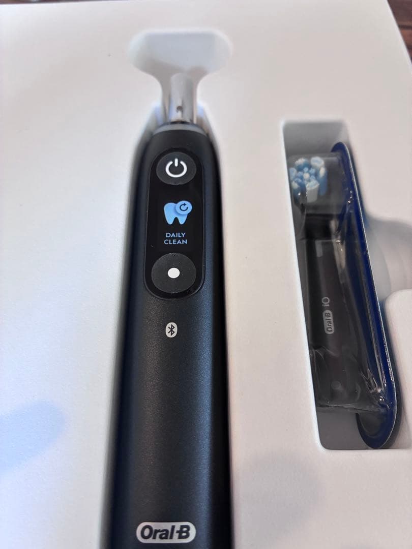 ブラウン電動歯ブラシ本体iO7、替えブラシ3本付き　iOM72J22BDBK