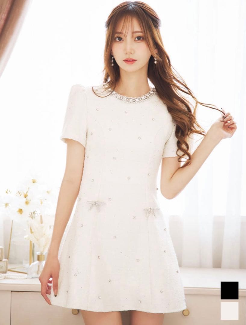 ホワイトビジューAラインドレス