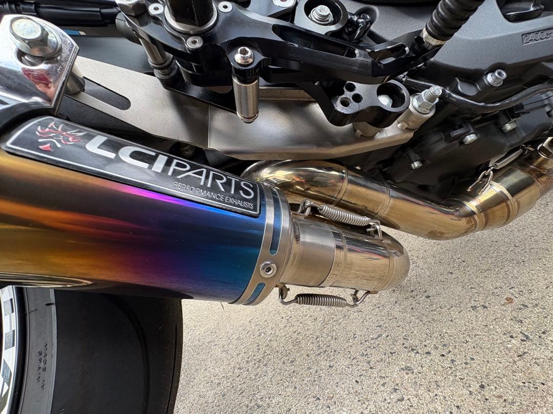 勝手にBlack Friday！ヤマハXSR900 LCIマフラー チタン