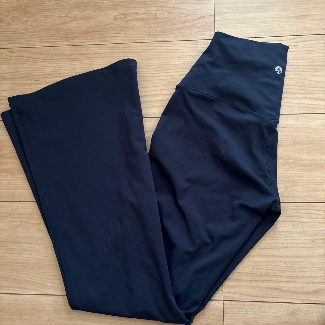 【SUKALA】　ベーシックフレアパンツ Sサイズ ネイビー