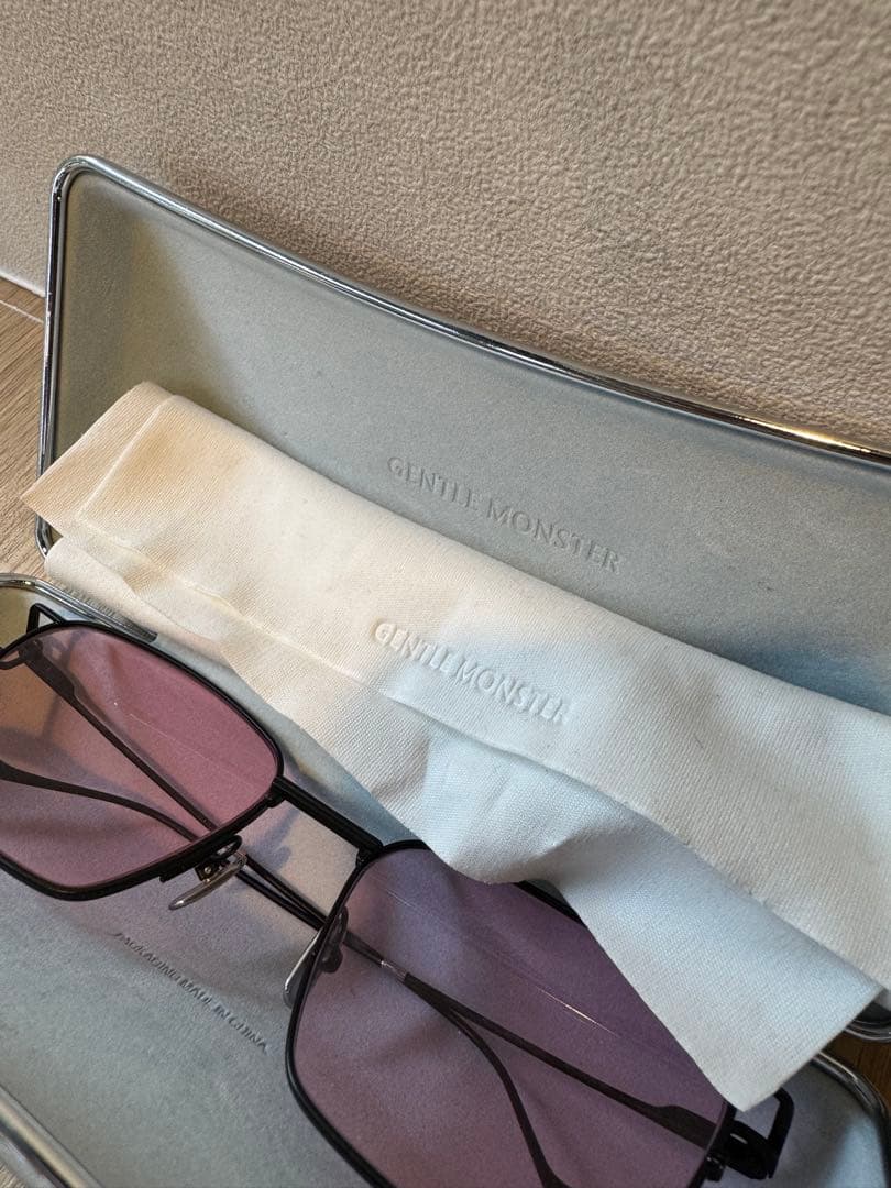 小物 Gentle Monster Otas M01(P) \"Black/Pink