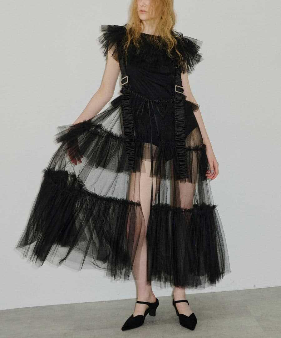 J1U ラベルエチュード　シースルーボリュームチュールデザインジレ　ブラック