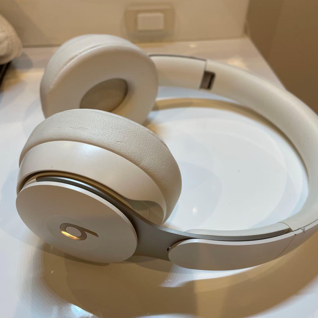 Beats Solo Pro Wireless ノイズキャンセリングヘッドホン