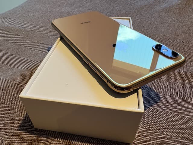 Apple iPhone XS Max ゴールド