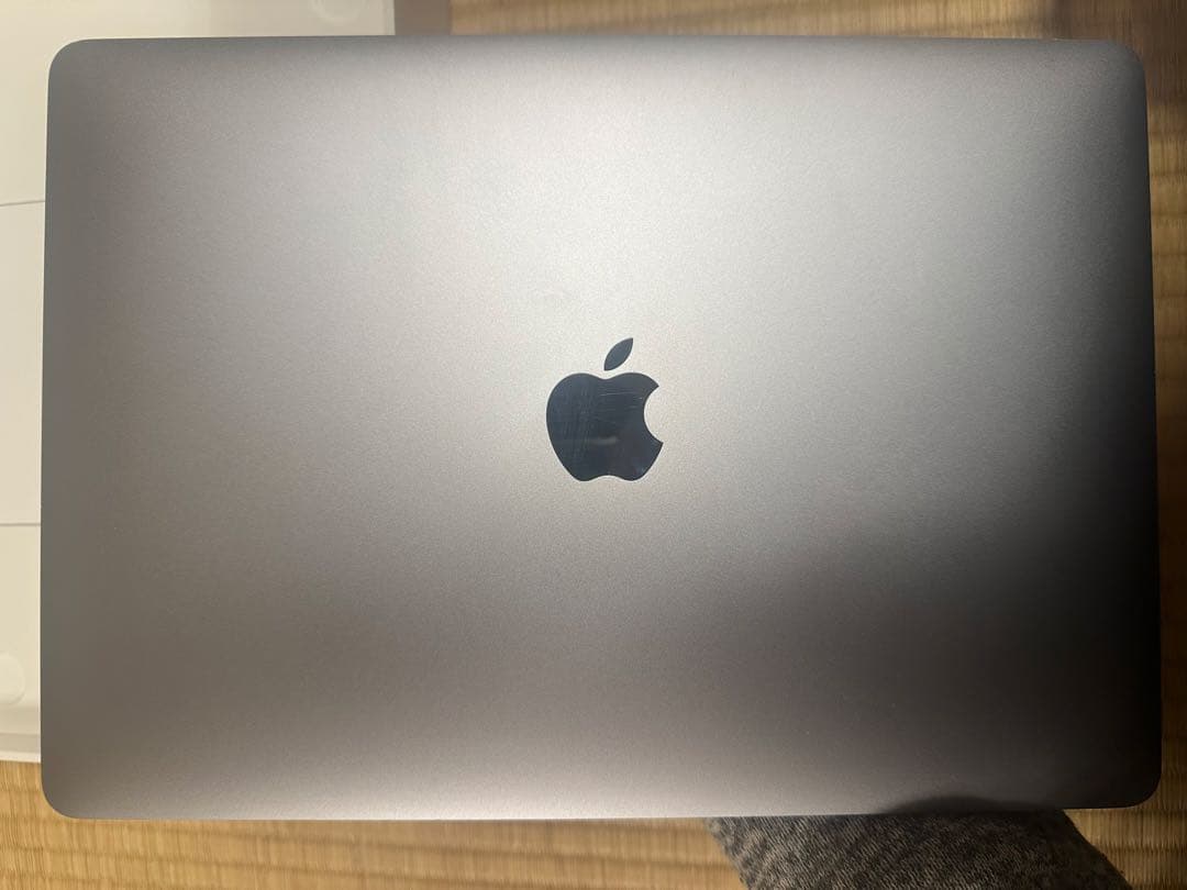 Apple MacBook Air シルバー (M1, 2020)