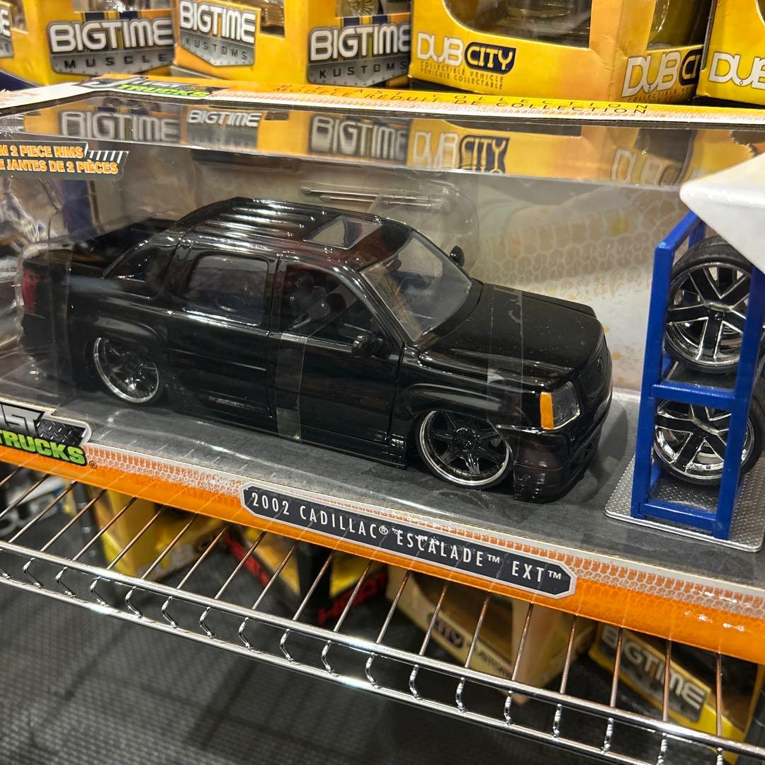 2002 Cadillac Escalade EXT ミニカー