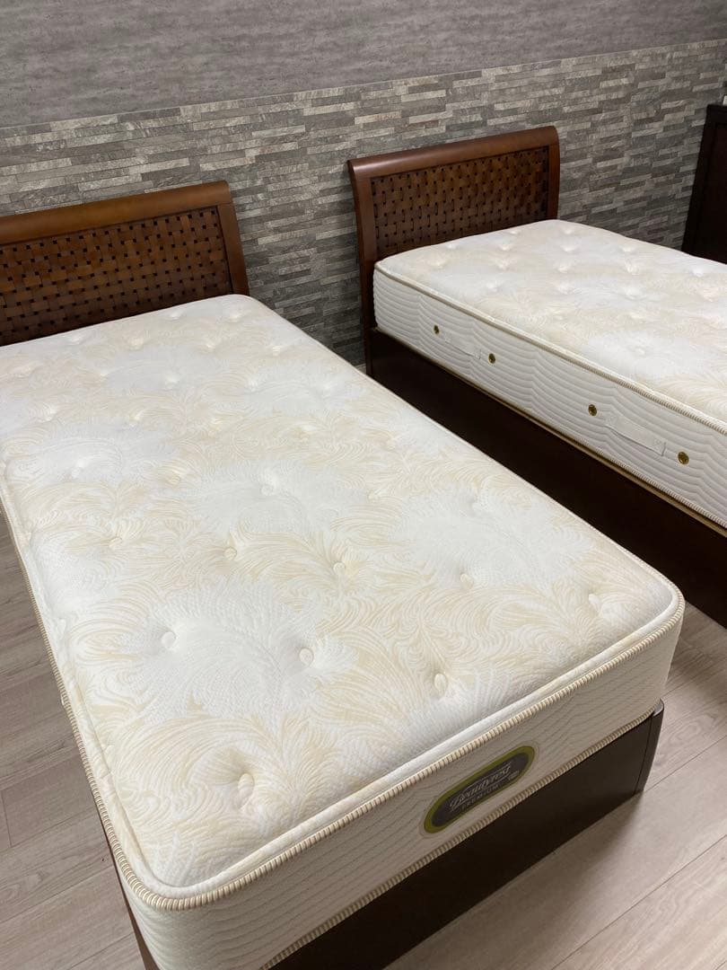 めろんぱんな　シモンズシングルスプリングマットレス とフレーム