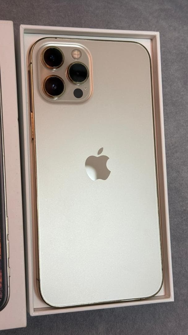 iPhone 12 Pro Max 128GB ゴールド – 美品