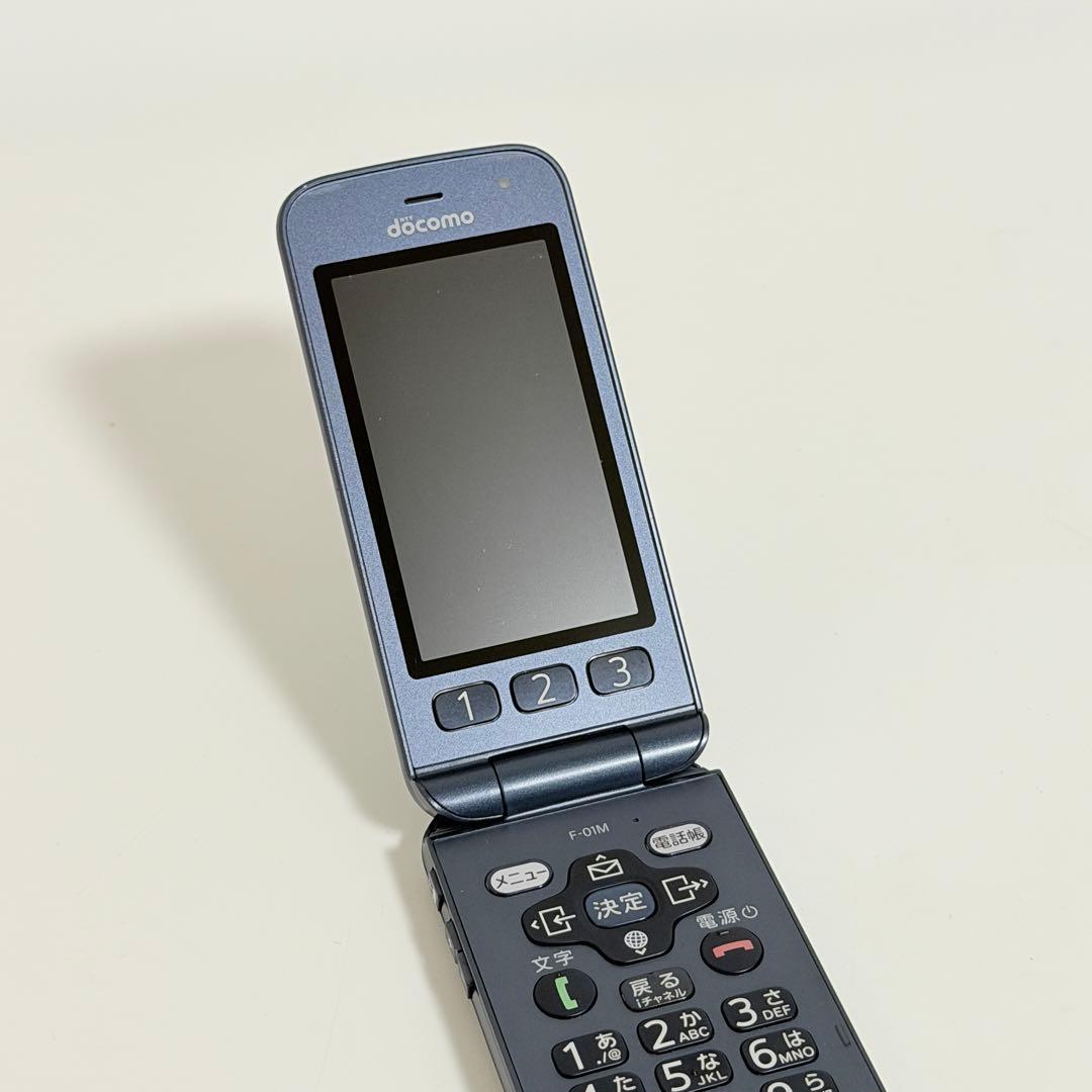 【SIMフリー】docomo らくらくホン F-01M ネイビー