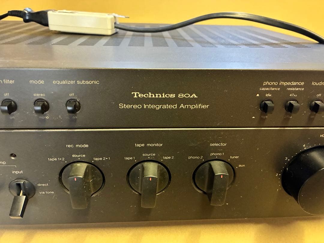 TechnicsプリメインアンプSU-8080 ジャンク
