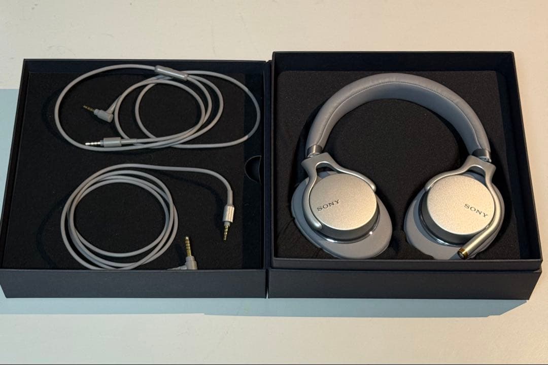 SONY 軽量バランス型ヘッドフォンMDR-1AM2