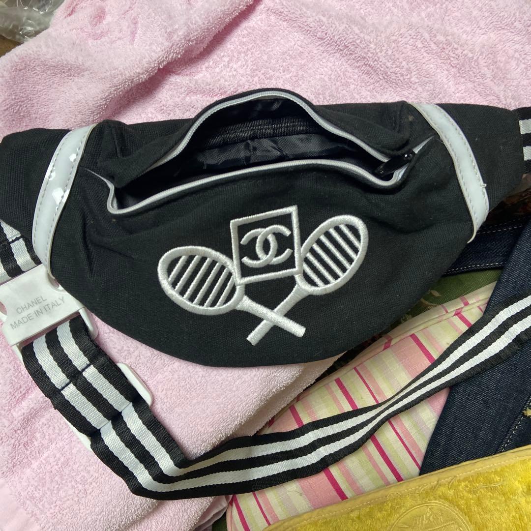 CHANELのノベルティワンショルダーバック