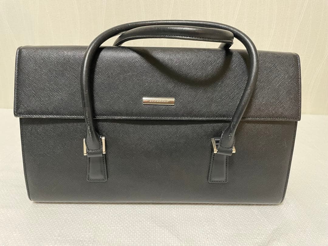 【期間限定値値引！】バーバリー ブラック ハンドバッグ