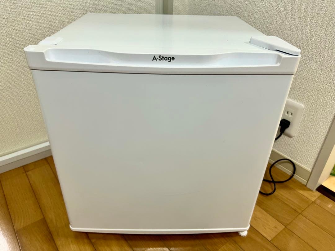 【新品同様】2023年製 A-Stage 冷凍庫31L FZ03A-31WT