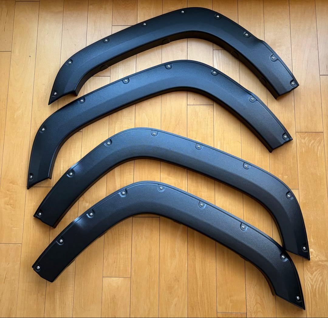 ジムニーJB64Wオーバーフェンダー　ダミーボルト付き 1台分セット