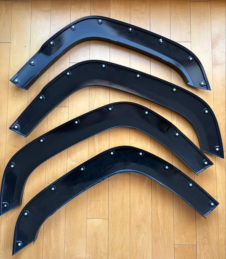 ジムニーJB64Wオーバーフェンダー　ダミーボルト付き 1台分セット