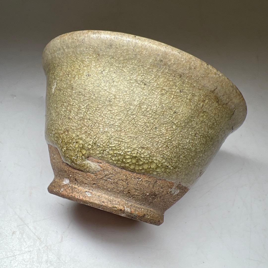 中国元時代　七官青磁ぐい呑　口径約7㎝　東Y7-1208③