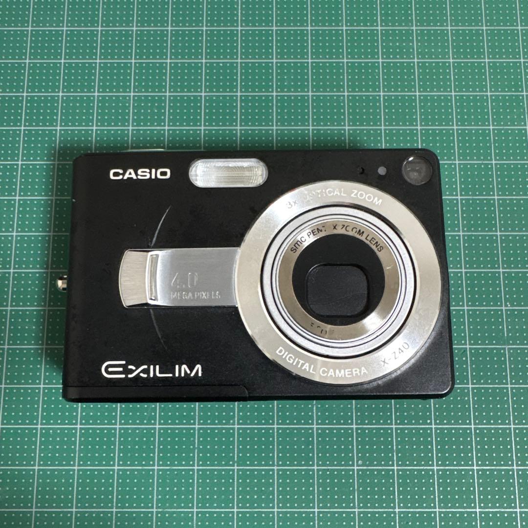 亘*様 ジャンク品　デジタルカメラ 4個セット　Nikonなど