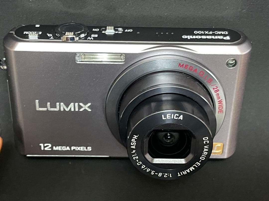 【極美品】LUMIX DMC-FX100 ライカレンズ搭載と付属品（作動確認済）
