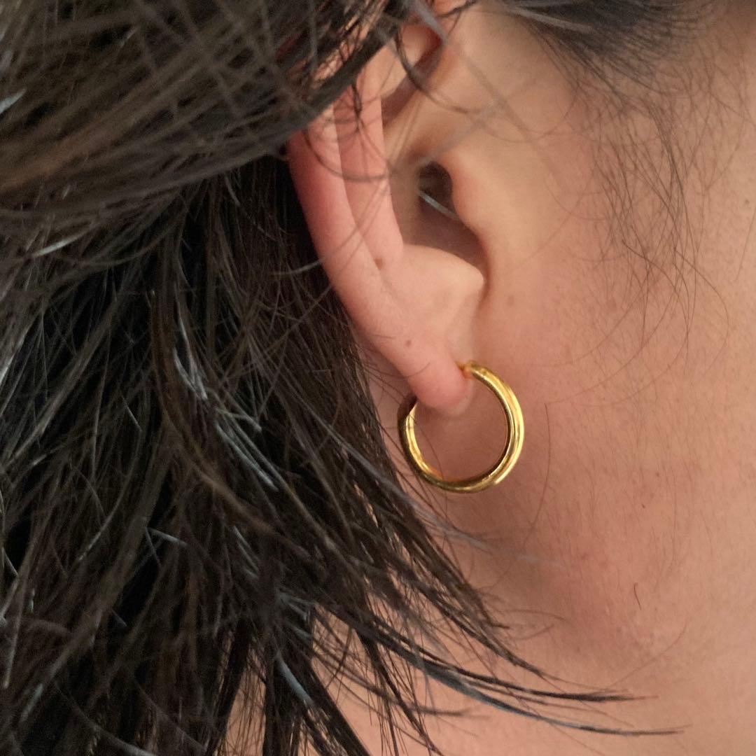 新品！両耳用【 3mm×21mm 】ゴールドフープピアス