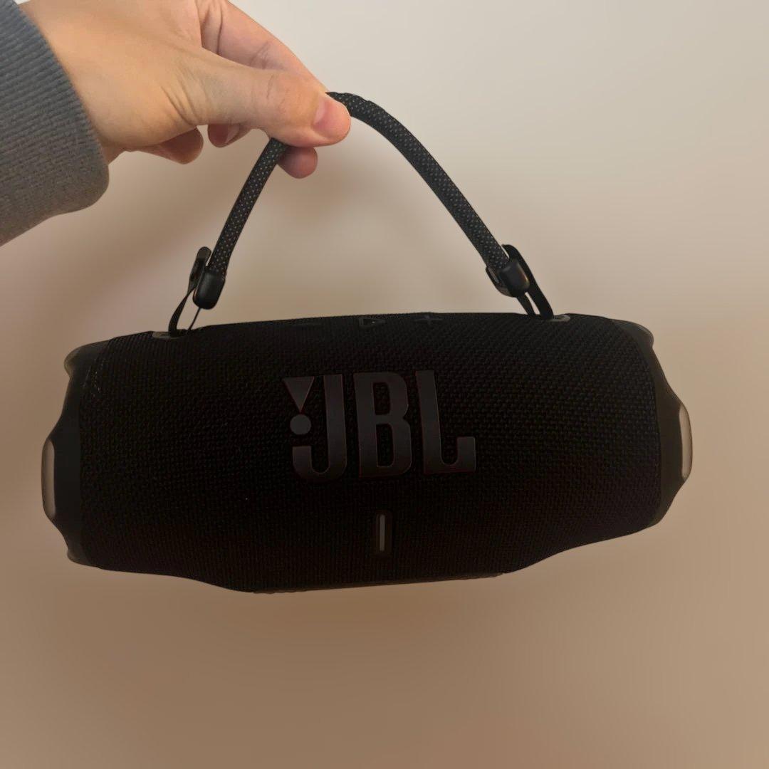 【美品】JBLCHARGE6 ポータブルウォータープルーフスピーカー