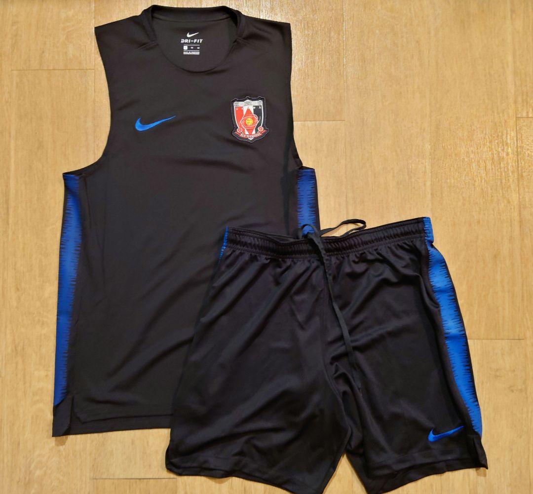 浦和レッズ　支給品　プラクティス　タンクトップ・パンツセット　上下XLサイズ