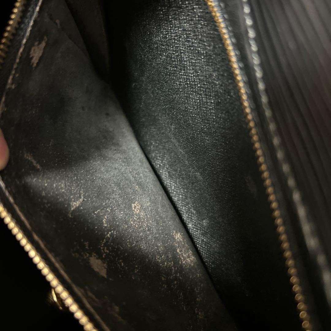 ルイヴィトン　ブラックレザー クラッチバッグ