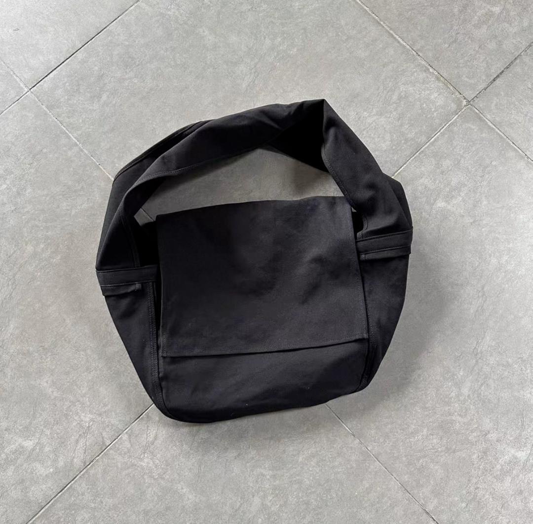 COMME des GARÇONS HOMME PLUS 黒 ショルダーバッグ