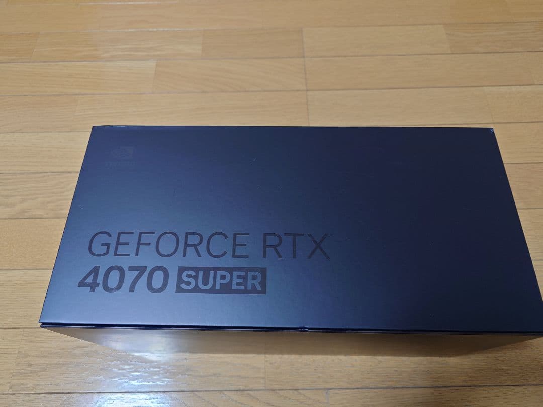 GEFORCE RTX 4070 SUPER 本体