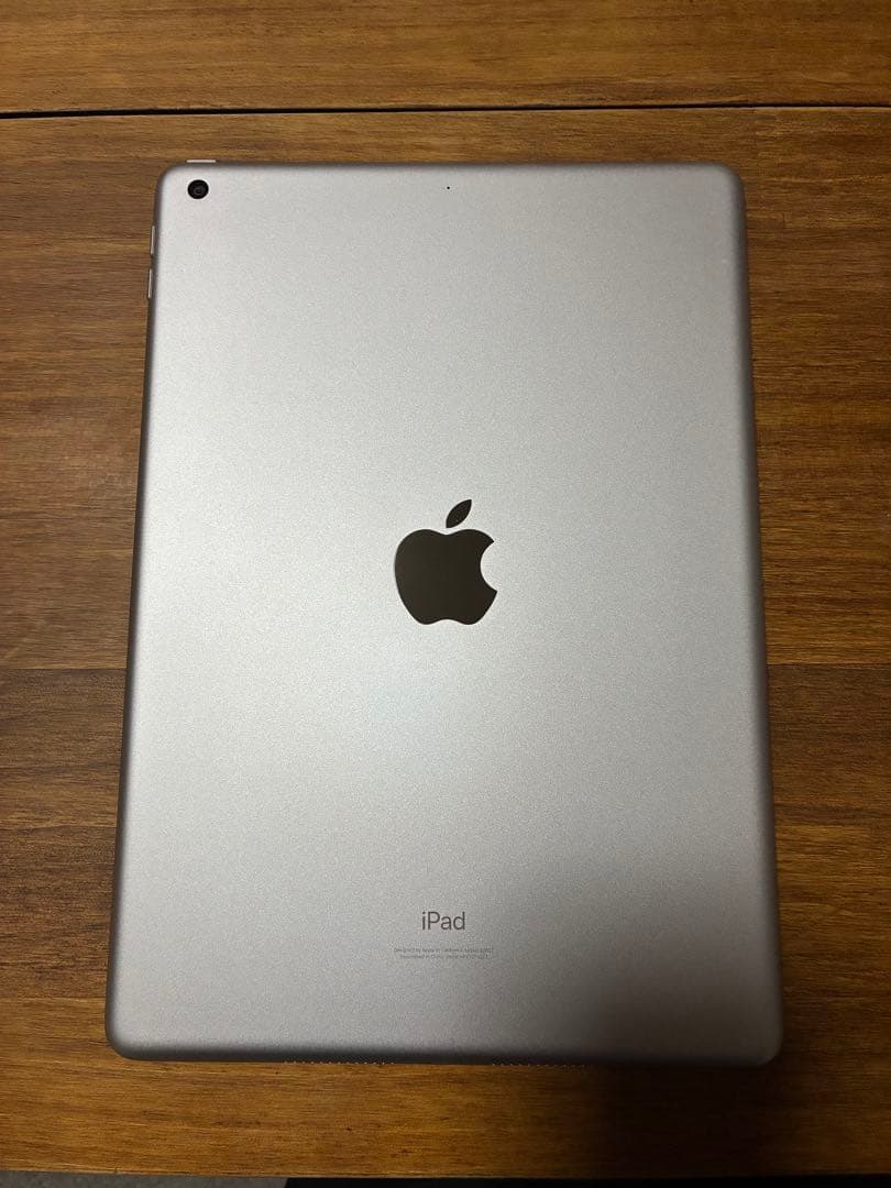 iPad 第9世代　シルバー 本体 + スマートカバー + タッチペン