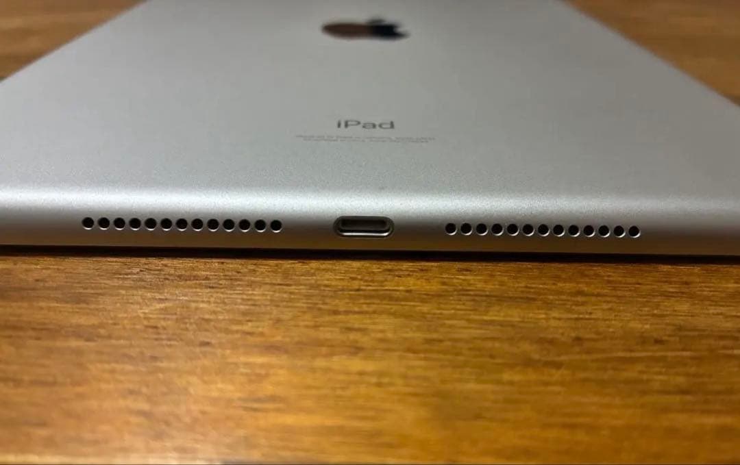 iPad 第9世代　シルバー 本体 + スマートカバー + タッチペン