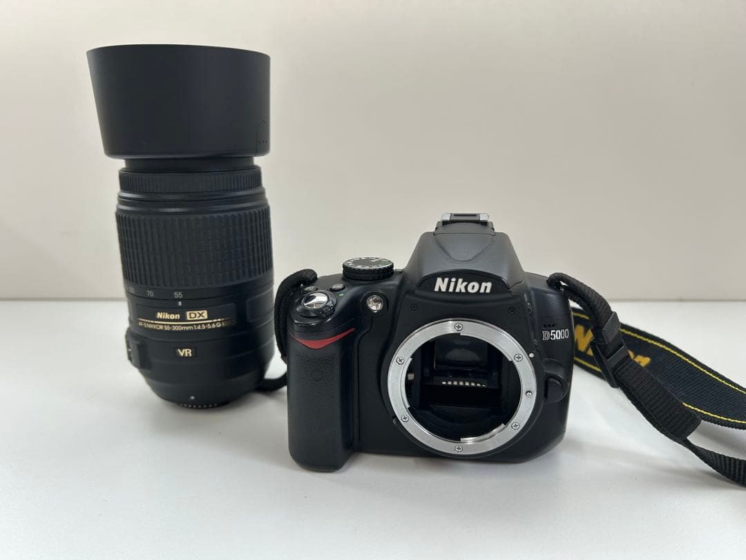 ③Nikon ニコンD5000 レンズ付き ジャンク品
