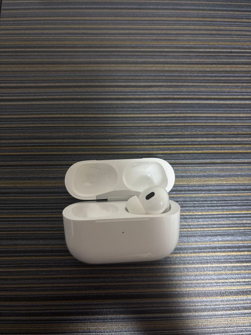 AirPods Pro 第2世代 右耳のみ ケース付き 【正規品】