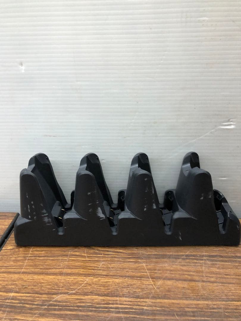 キーエンス BT-WUC74 BT-W70シリーズ 4台充電器　送料無料