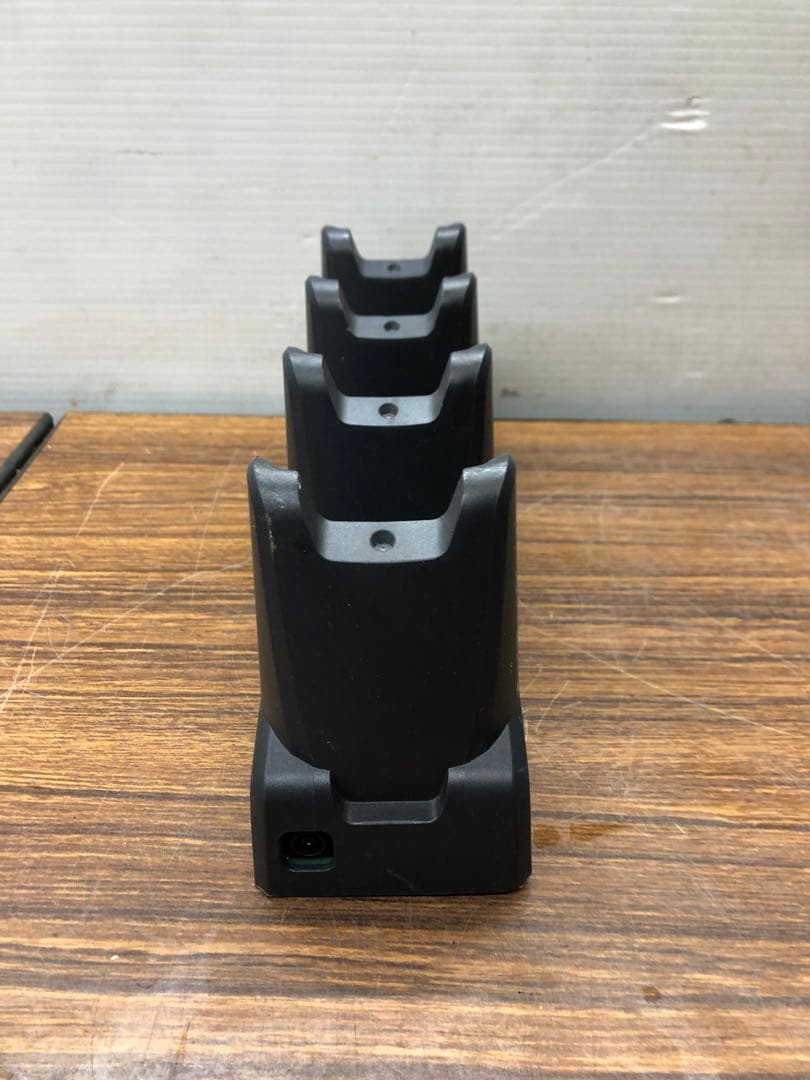 キーエンス BT-WUC74 BT-W70シリーズ 4台充電器　送料無料