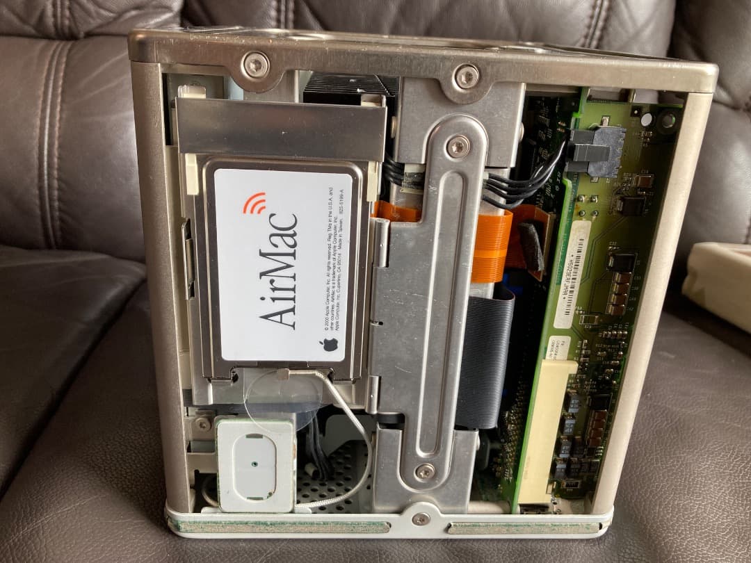 PowerMac G4 Cube 　ハードディスク40GB、メモリー1GB