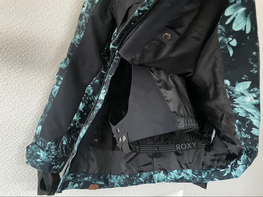 18日まで値下げ！ROXY フローラルスノーボードジャケット