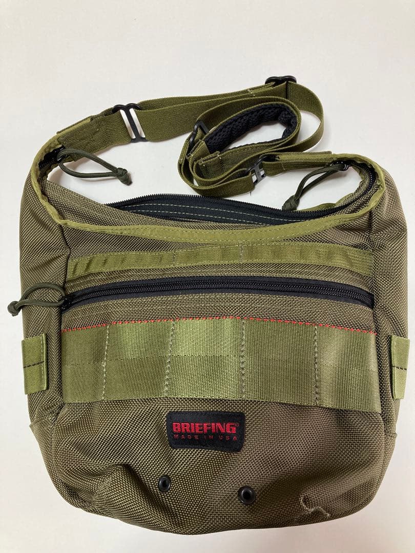 BRIEFING ショルダーバック　オリーブ