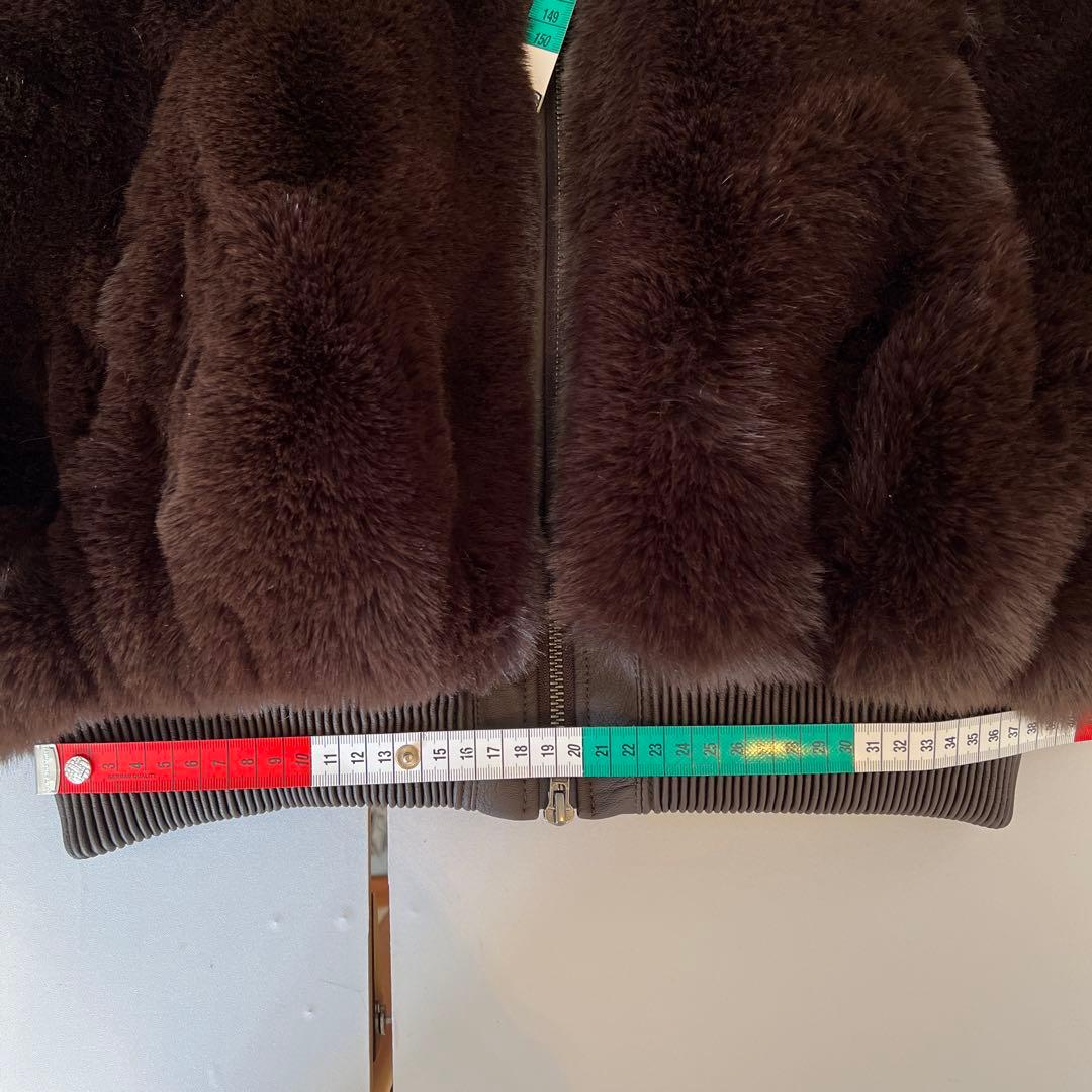 【最終値下】twiceモモ新品SKIMS FUR ZIP UP JK (S)