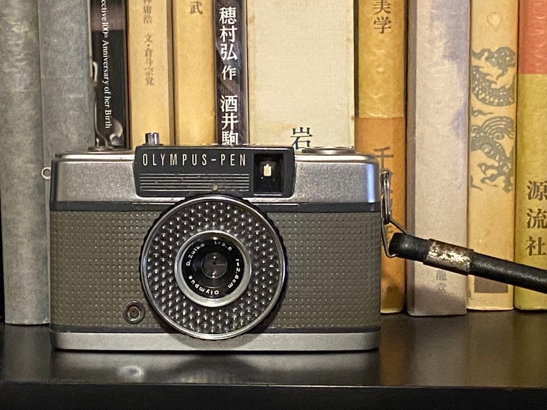 ハーフカメラ　オリンパス　PEN-EE （完全駆動品）
