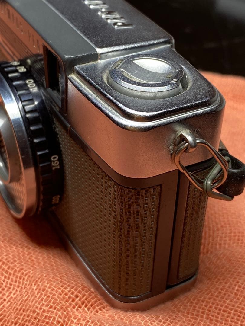 ハーフカメラ　オリンパス　PEN-EE （完全駆動品）