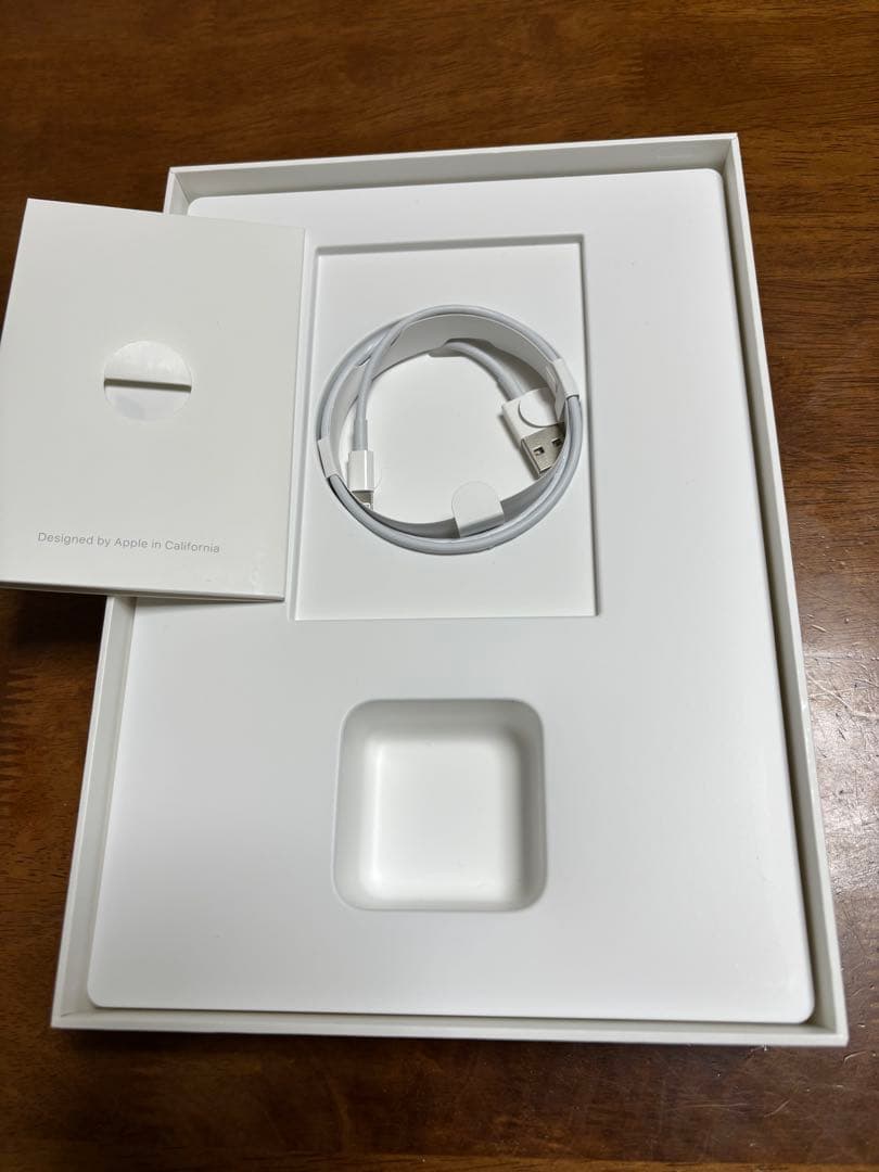 【即日発送】【完動品】iPad 第5世代 32GB シルバー SIMフリー