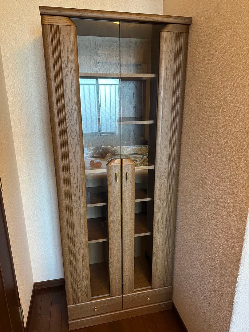 ガラス扉キャビネット　本棚　飾り棚　引出し付き