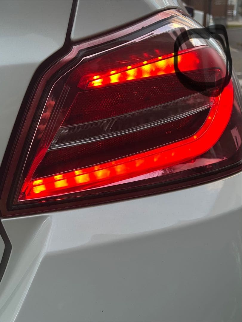 【ジャンク品】LIBERAL 隼 LEDテールランプ(vab/s4)