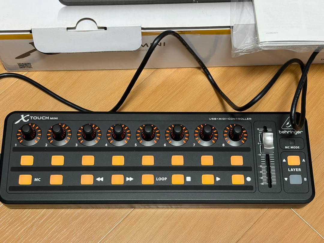 behringer X TOUCH MINI MIDIコントローラー