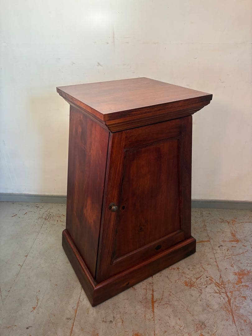 イギリス製　Pier One ヴィンテージキャビネット　オーク材